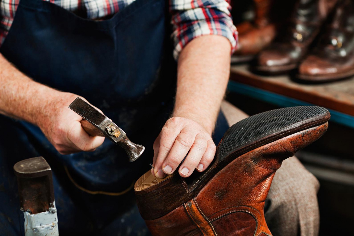 Как заработать на ремонте обуви